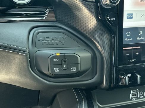 New 2026 RAM 2500 Limited AWD/4WD image 30