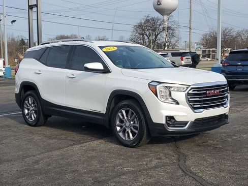 Used 2024 GMC Terrain SLT AWD/4WD image 3
