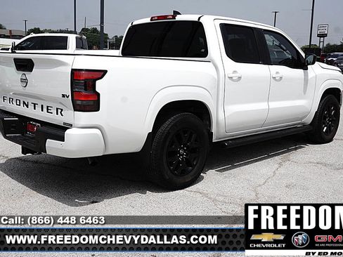 Used 2023 Nissan Frontier SV w/ Midnight Edition Package RWD image 37