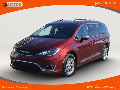 Used 2019 Chrysler Pacifica Limited image 1