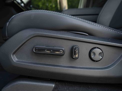 Used 2025 Honda Pilot EX-L image 39
