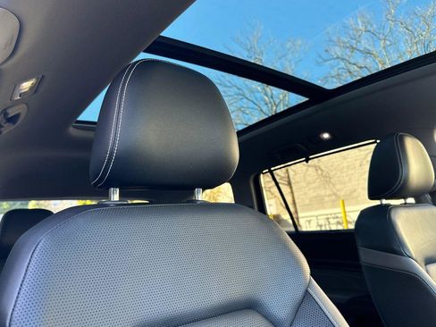 Used 2022 Volkswagen Atlas SEL Premium image 17