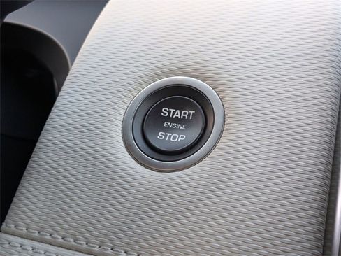 Used 2024 Land Rover Discovery Sport Dynamic SE image 21