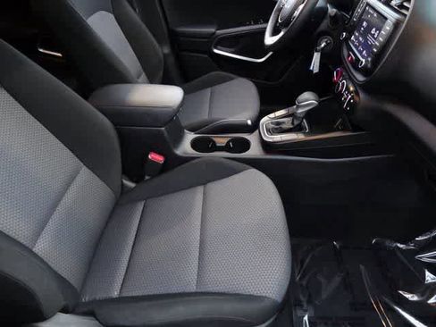 Used 2023 Kia Soul LX image 12