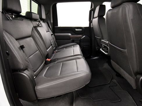 Used 2023 GMC Sierra 2500 SLT w/ SLT Preferred Package AWD/4WD image 17