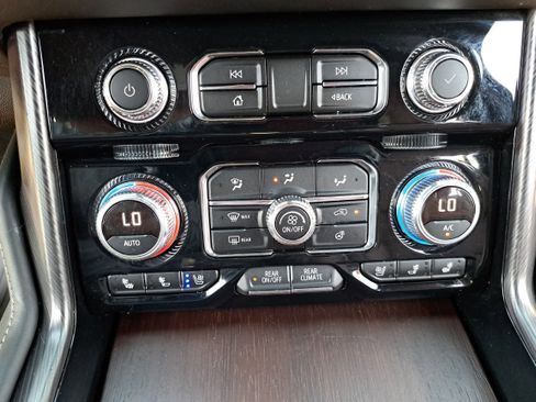 Used 2023 GMC Yukon Denali Ultimate AWD/4WD image 27