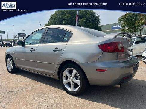 Used 2006 MAZDA MAZDA3 i Touring FWD image 2