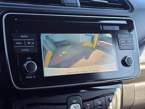 Used 2019 Nissan Leaf SV w/ SV Technology Package FWD image 20