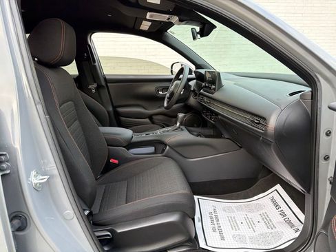 Used 2025 Honda HR-V Sport image 12
