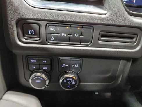 Used 2024 GMC Yukon SLE AWD/4WD image 34