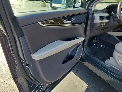 Used 2022 Lincoln Nautilus AWD w/ Premium Package image 6