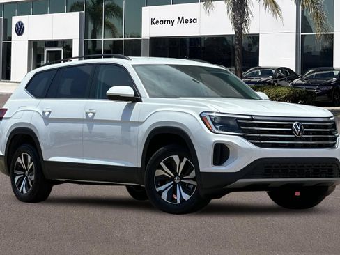 New 2026 Volkswagen Atlas SE FWD image 2