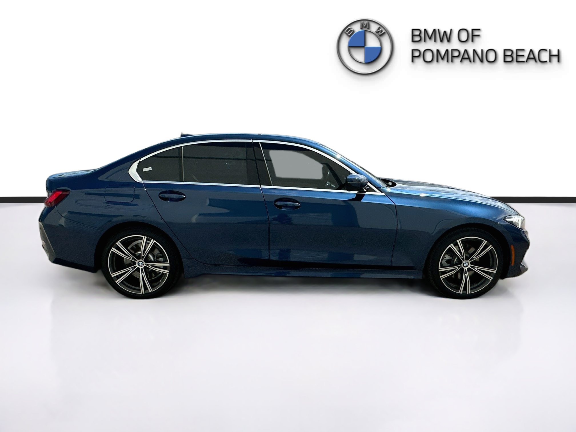 Used 2024 BMW 330i Sedan w/ Premium Package RWD image 8