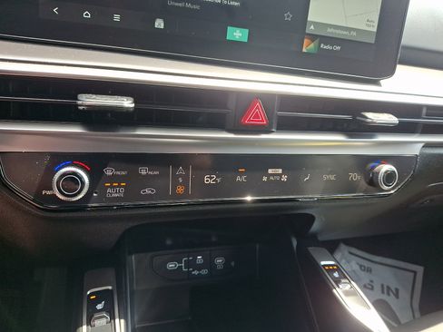 Used 2025 Kia Sorento S AWD/4WD image 16