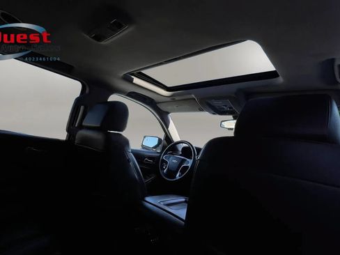 Used 2020 Chevrolet Suburban LT AWD/4WD image 23