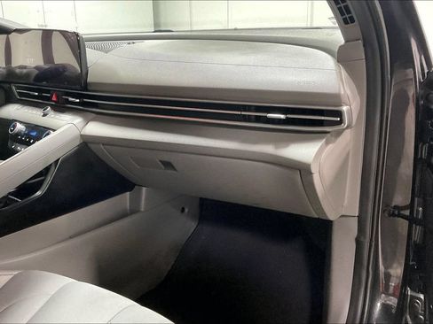Used 2023 Hyundai Elantra SEL w/ Convenience Package FWD image 19