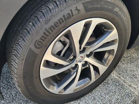 Used 2023 Buick Envision Essence image 10