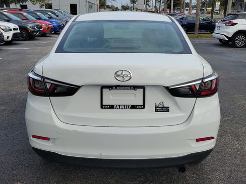 Used 2016 Scion iA image 5
