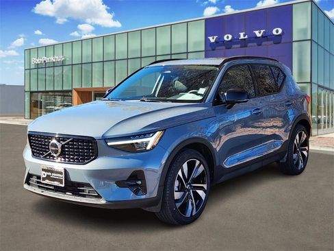 Used 2023 Volvo XC40 B5 Ultimate image 22