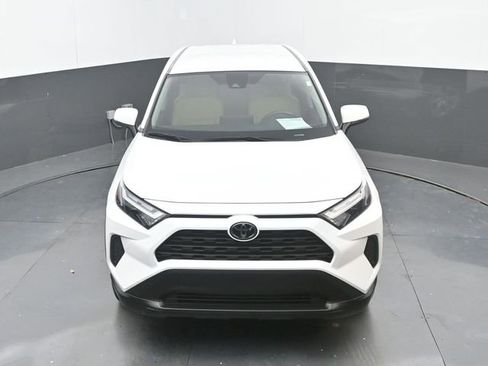 Used 2025 Toyota RAV4 LE image 28