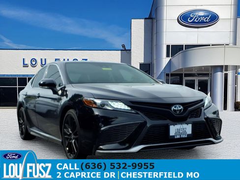 Used 2022 Toyota Camry XSE FWD image 1