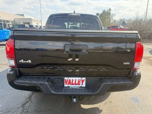 Used 2023 Toyota Tacoma SR AWD/4WD image 4