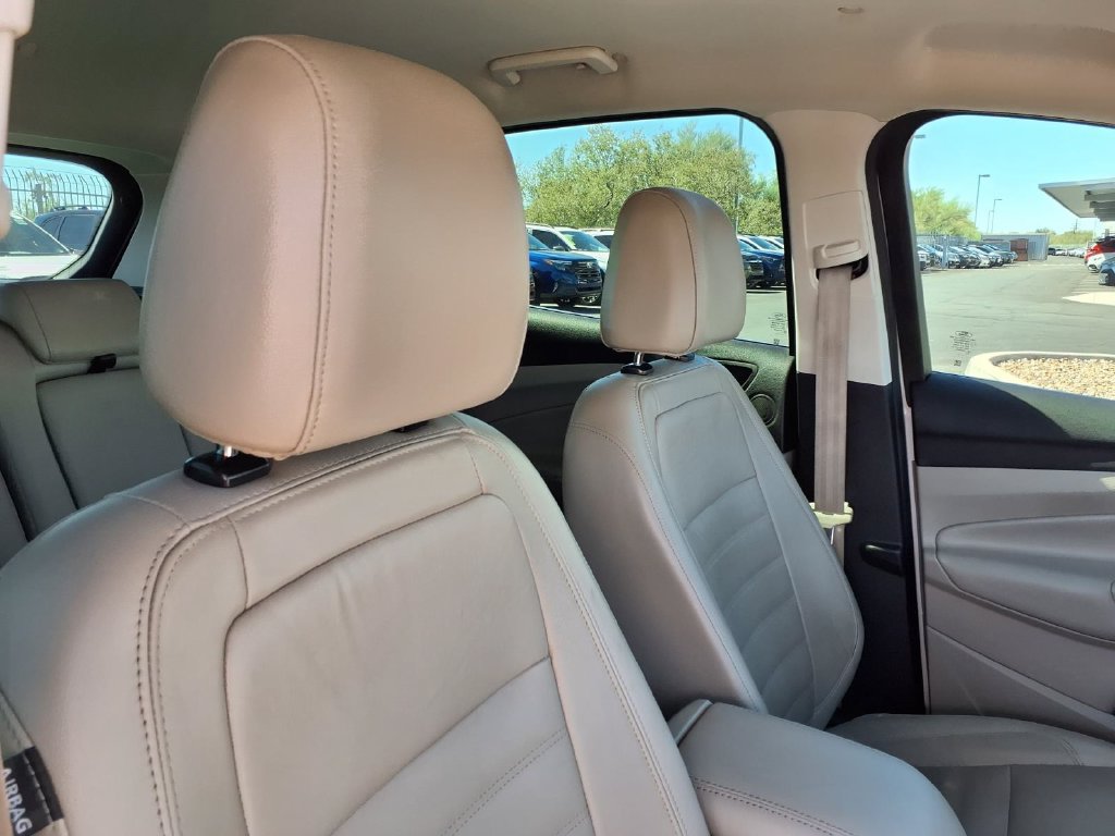 Used 2017 Ford C-MAX Titanium FWD image 19