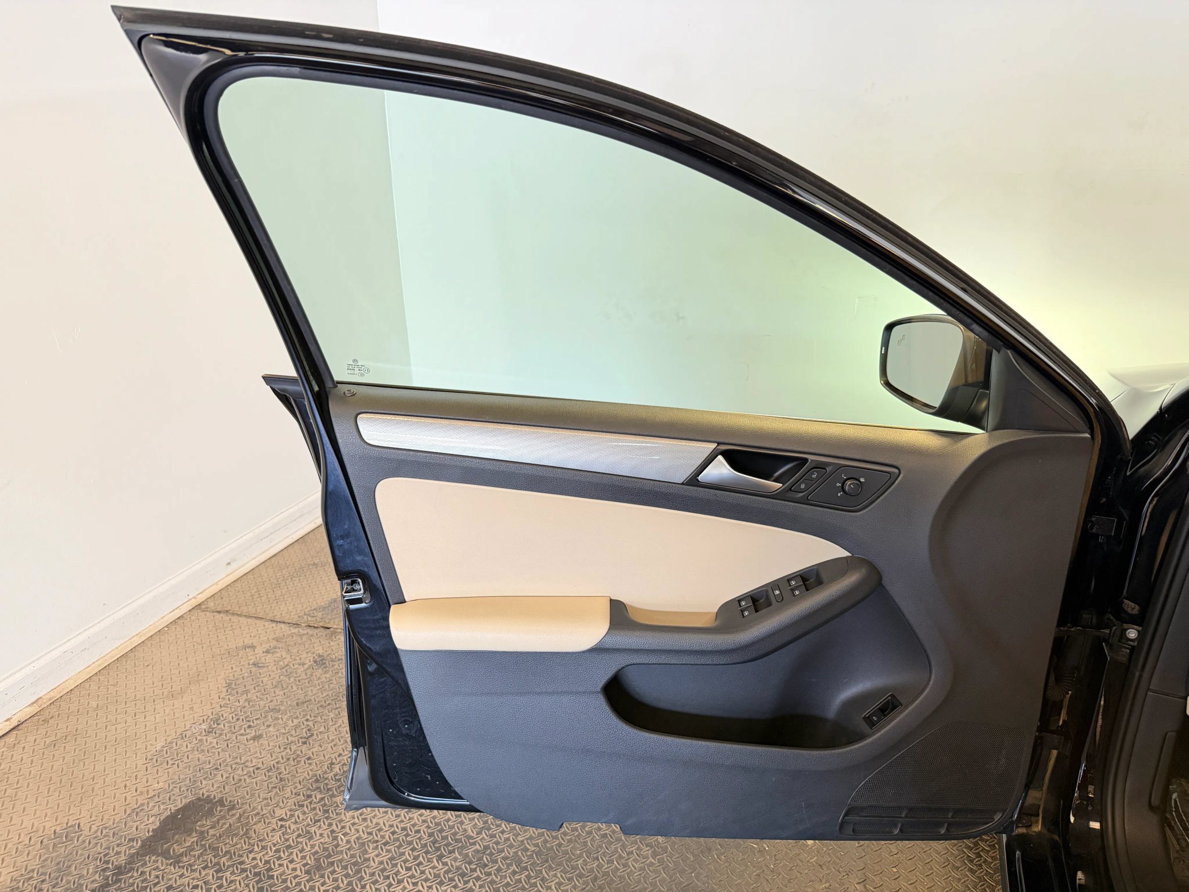 Used 2018 Volkswagen Jetta SE FWD image 8