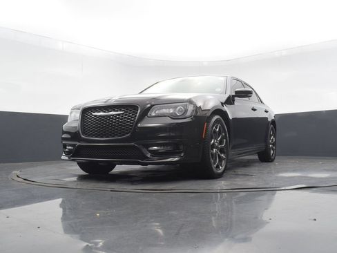 Used 2018 Chrysler 300 S w/ 300S Premium Group AWD/4WD image 46