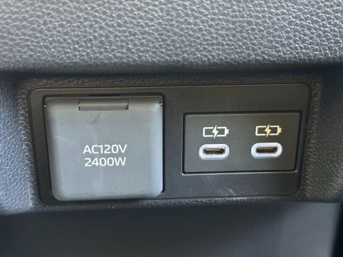 Used 2025 Toyota Tacoma TRD Off-Road AWD/4WD image 34