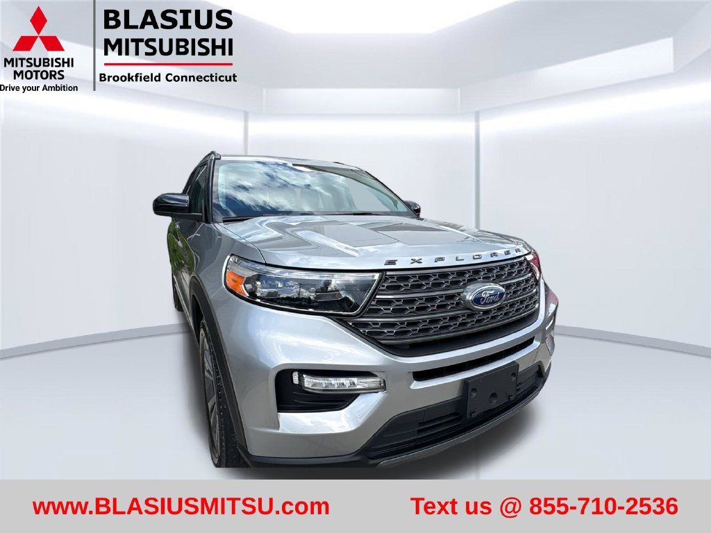 Used 2023 Ford Explorer XLT w/ Equipment Group 202A AWD/4WD image 6