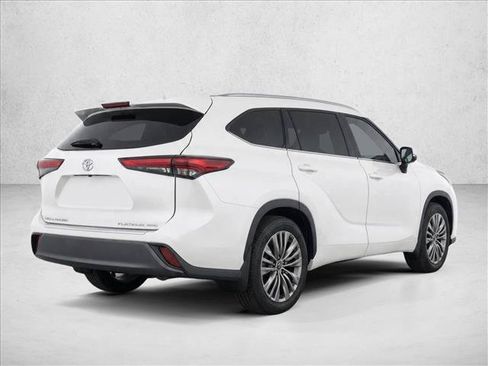 Certified 2021 Toyota Highlander Platinum AWD/4WD image 7
