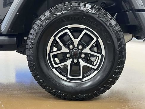 Used 2024 Jeep Wrangler Unlimited Rubicon AWD/4WD image 13