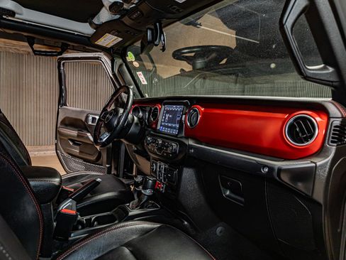 Used 2021 Jeep Gladiator Rubicon AWD/4WD image 17