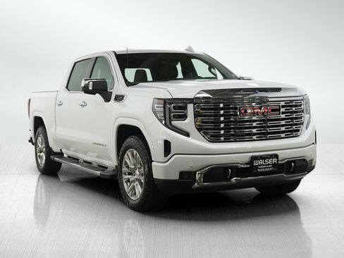Used 2024 GMC Sierra 1500 Denali w/ Technology Package AWD/4WD image 8