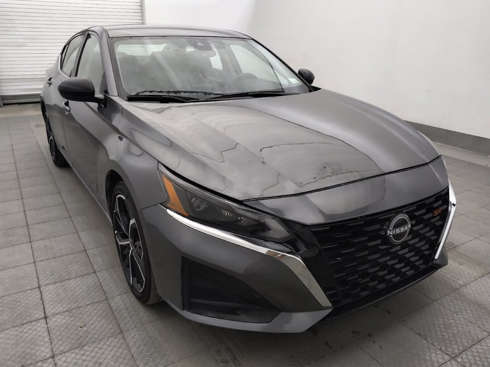 Used 2024 Nissan Altima 2.5 SR FWD image 13