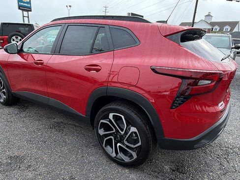 New 2026 Chevrolet Trax RS w/ Sunroof Package FWD image 11