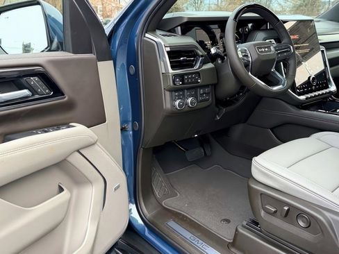 New 2026 GMC Yukon XL Elevation w/ Elevation Premium Package image 15