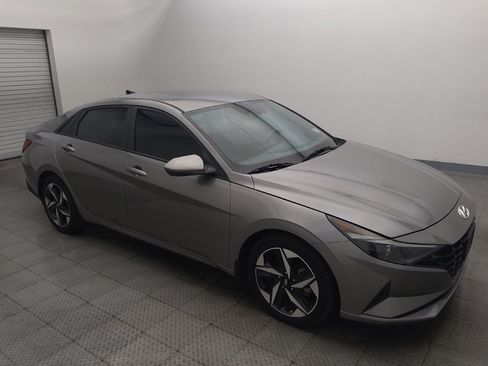 Used 2023 Hyundai Elantra SEL w/ Convenience Package FWD image 11