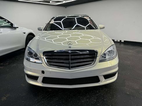 Used 2007 Mercedes-Benz S 550 w/ Rear Seat Pkg image 2