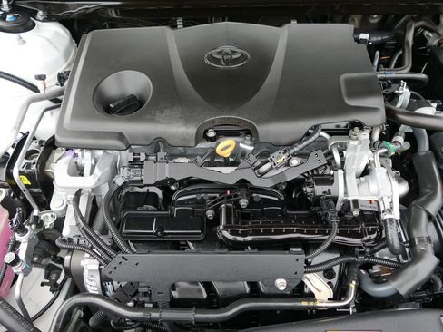 Used 2018 Toyota Camry SE image 30