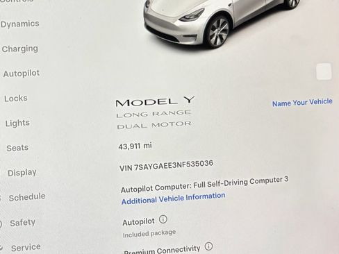 Used 2022 Tesla Model Y Long Range image 15