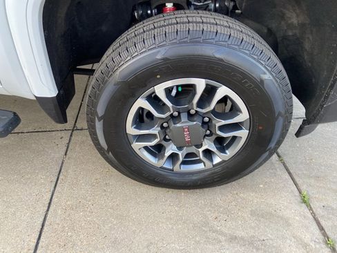 Used 2024 GMC Sierra 2500 SLT w/ Texas SLT Premium Package image 32