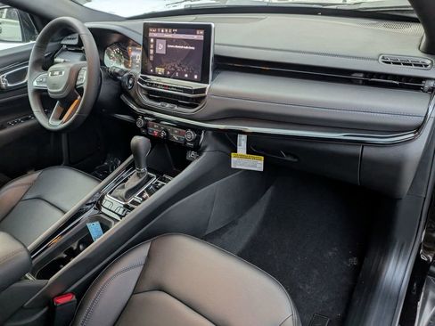 New 2026 Jeep Compass Limited image 30