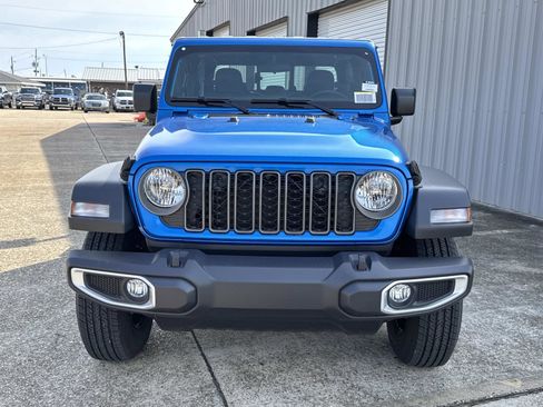 New 2026 Jeep Gladiator Sport image 2