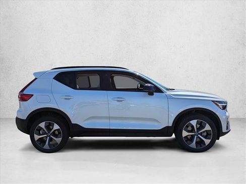Certified 2026 Volvo XC40 B5 Plus w/ Protection Package Premier image 4