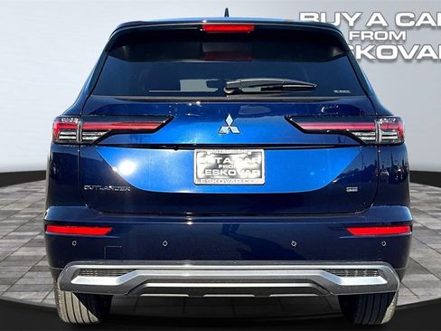 New 2025 Mitsubishi Outlander SE image 4
