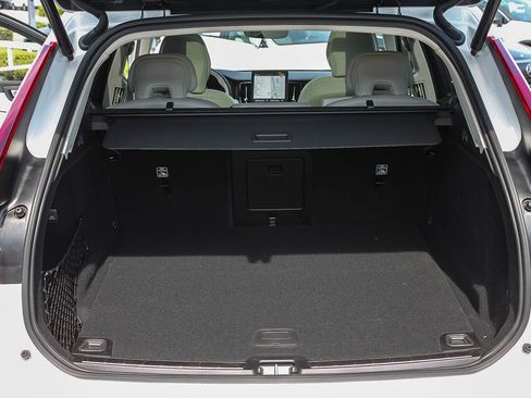 New 2026 Volvo XC60 B5 Ultra w/ Climate Package PRO image 13