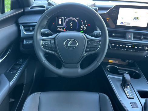 Certified 2025 Lexus UX 300h FWD w/ Accessory Package (P3) image 18