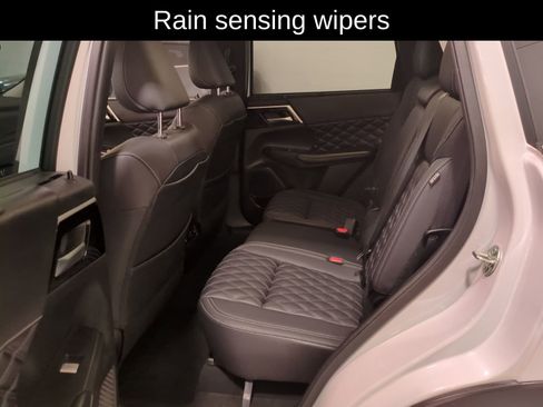 Used 2023 Mitsubishi Outlander SEL image 17